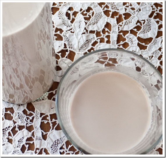 almond-milk-2